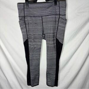 Athleta Womens Black White Space Dye Mesh Pocket Crop‎ Leggings Size L